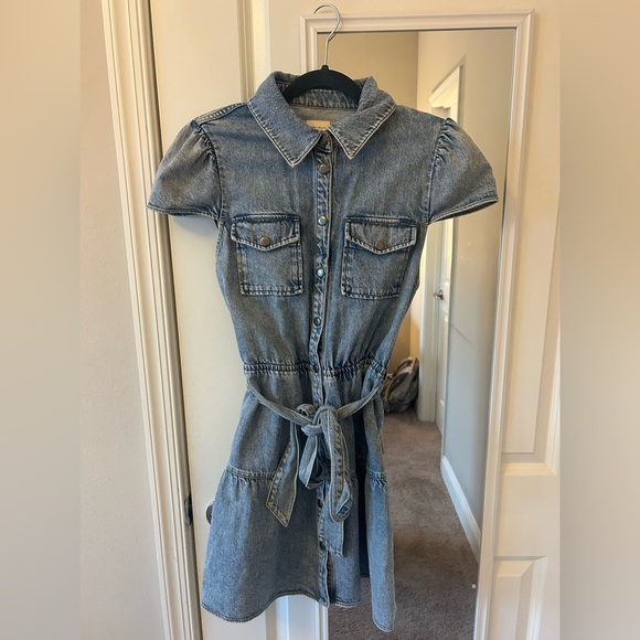 ALICE + OLIVIA Miranda belted tiered denim mini dress 
Size: 8 - Picture 3 of 14